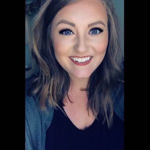 Meet your Posher, Naomi